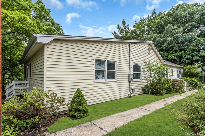 Property Photo:  26 Woodland Street  NY 11779 