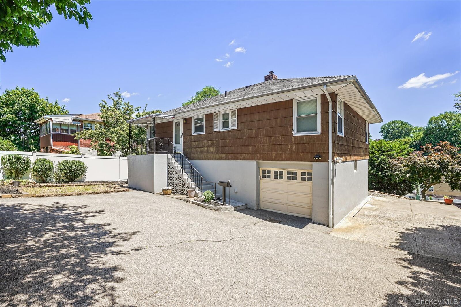 Property Photo:  816 N Broadway  NY 10701 