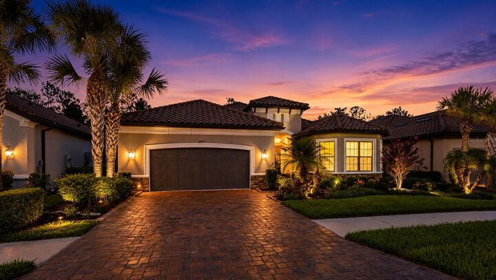 Property Photo: 20117 Umbria Hill Drive FL 33647