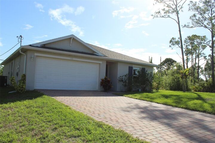 Property Photo: 5501 Kempson Lane FL 33981