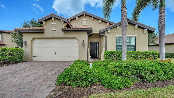 Property Photo: 1051 Bradberry Drive FL 34275