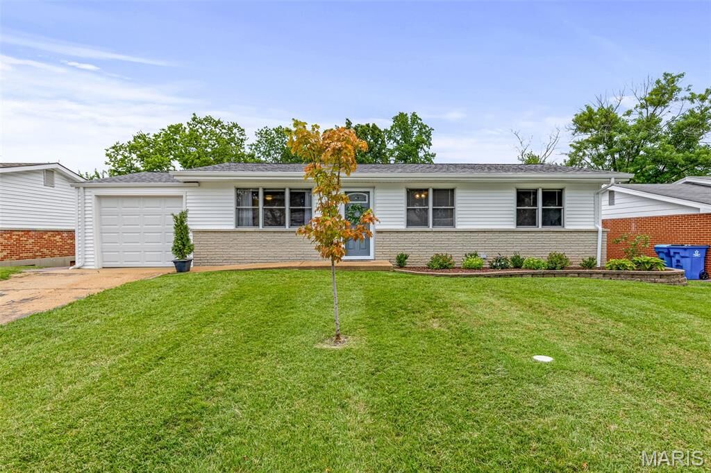 Property Photo:  3064 Sedan Drive  MO 63125 