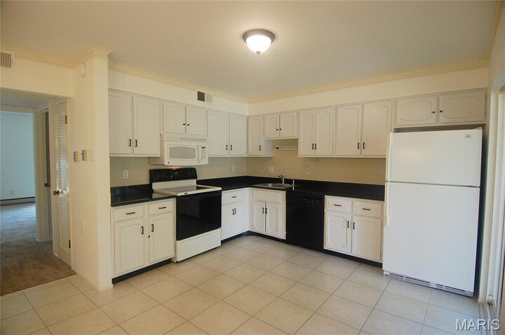 Property Photo: 10174 Sakura Drive MO 63128