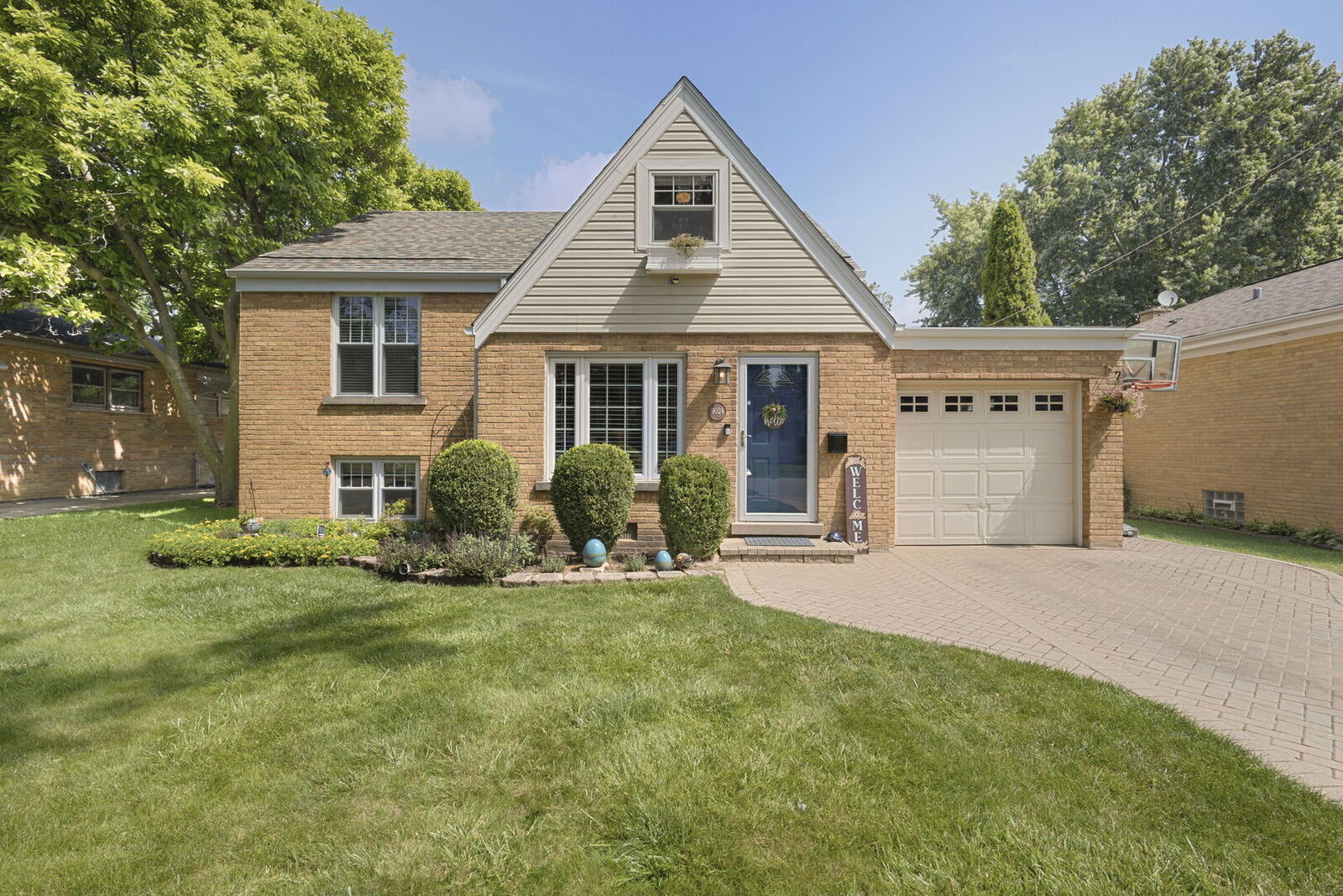 Property Photo: 9024 30th Street IL 60513