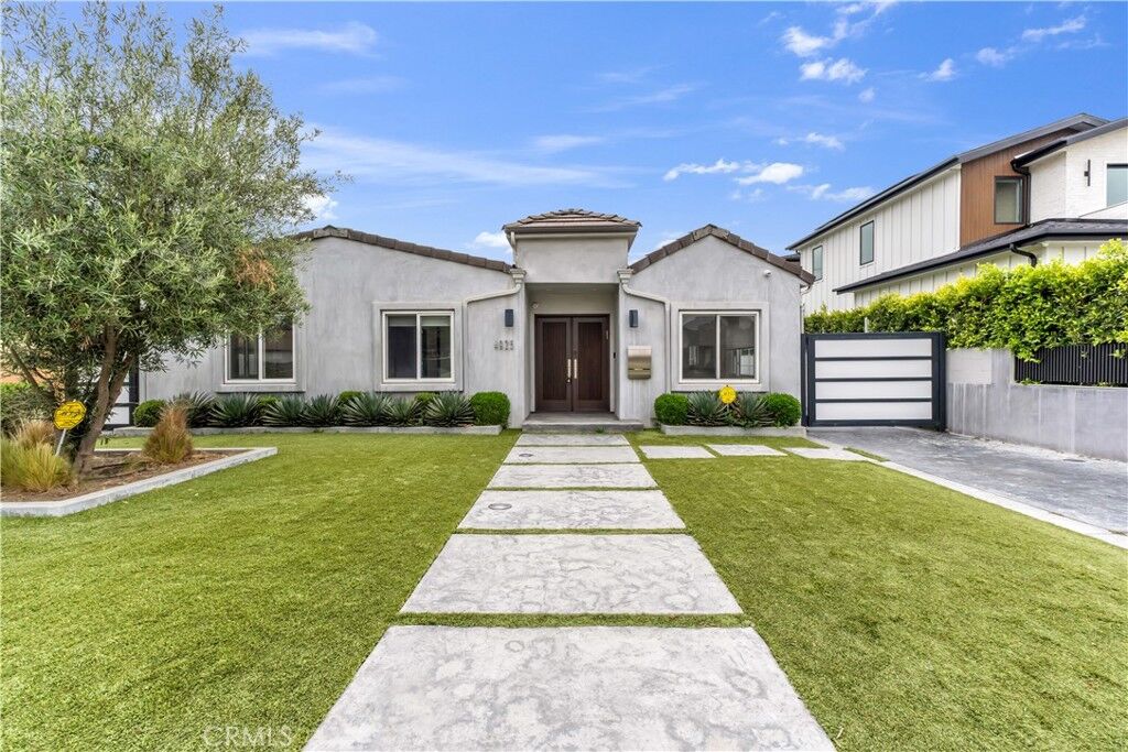 Property Photo:  4925 Nagle Avenue  CA 91423 