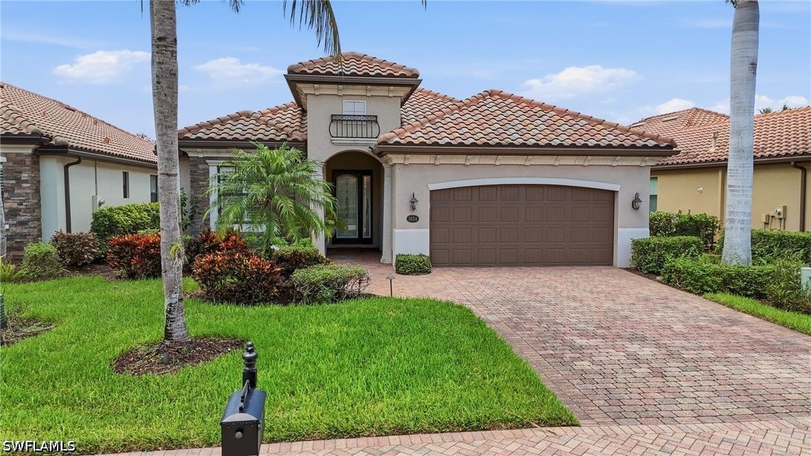 Property Photo: 3054 Aviamar Circle FL 34114