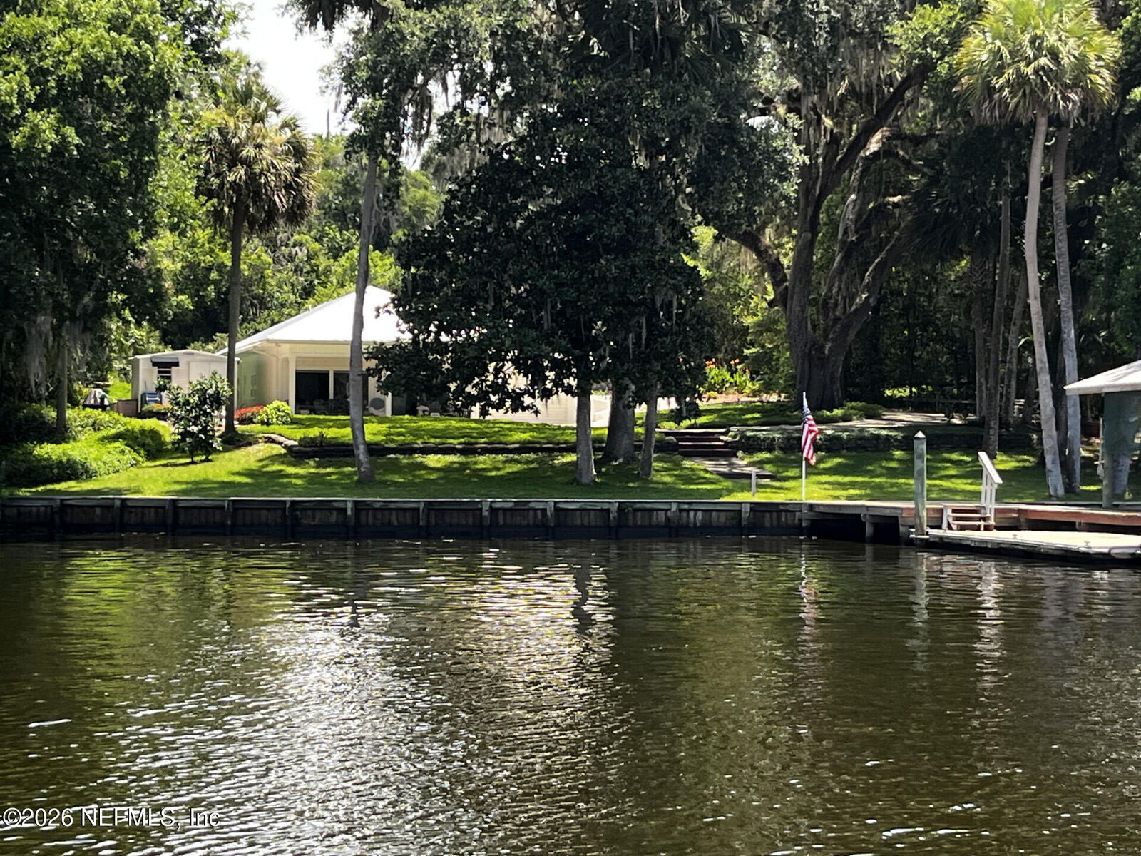 Property Photo: 325 Saratoga Drive FL 32189