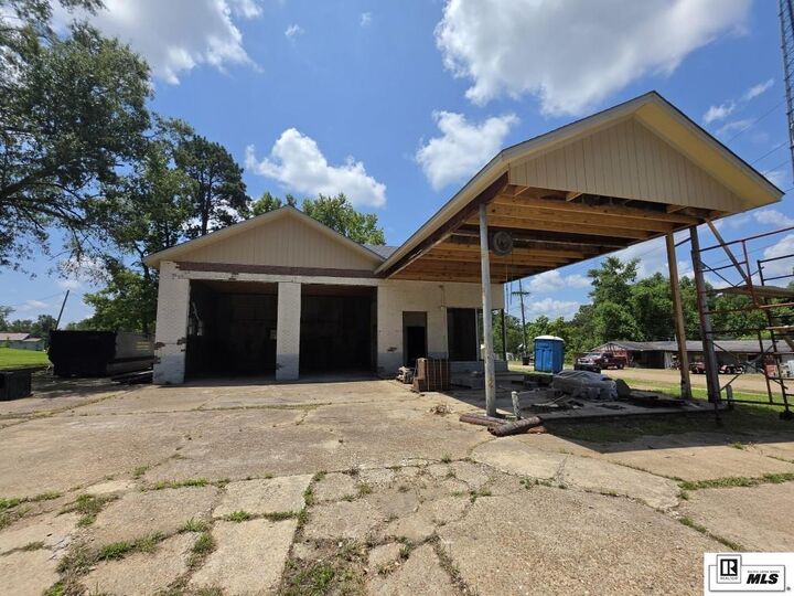Property Photo: 143 Main Street LA 71260
