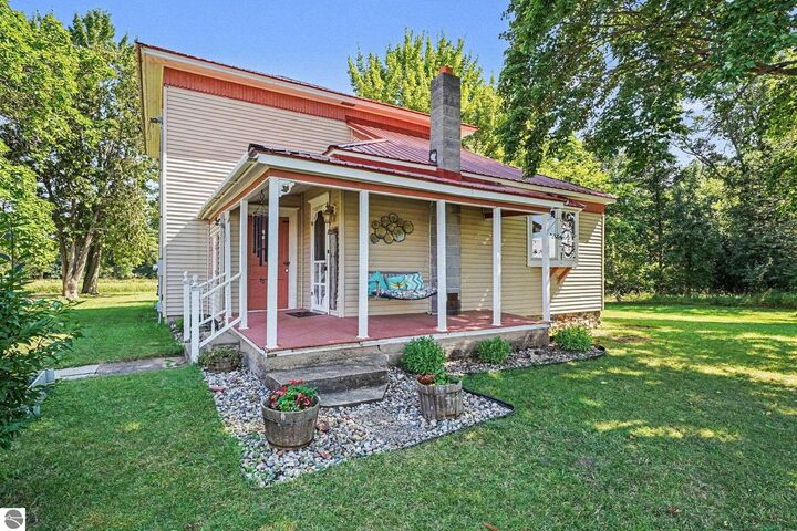 Property Photo: 3780 E Coe Road MI 48883