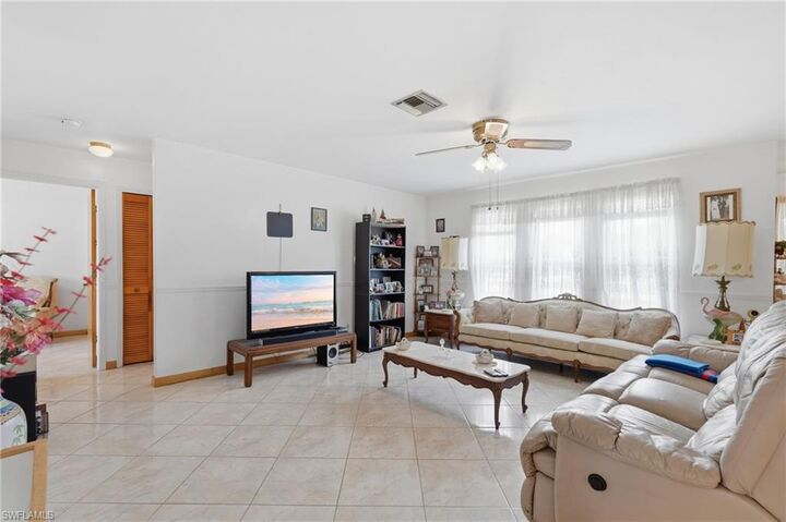 Property Photo:  246 SW 37th St  FL 33914 