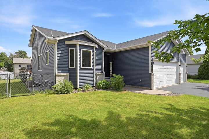 Property Photo:  308 Elm Street SW  MN 55040 