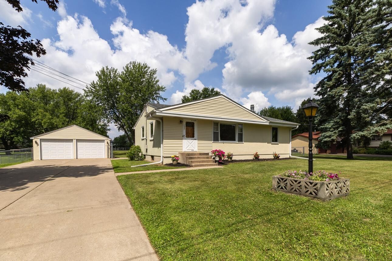 Property Photo:  1957 Payne Avenue  MN 55117 