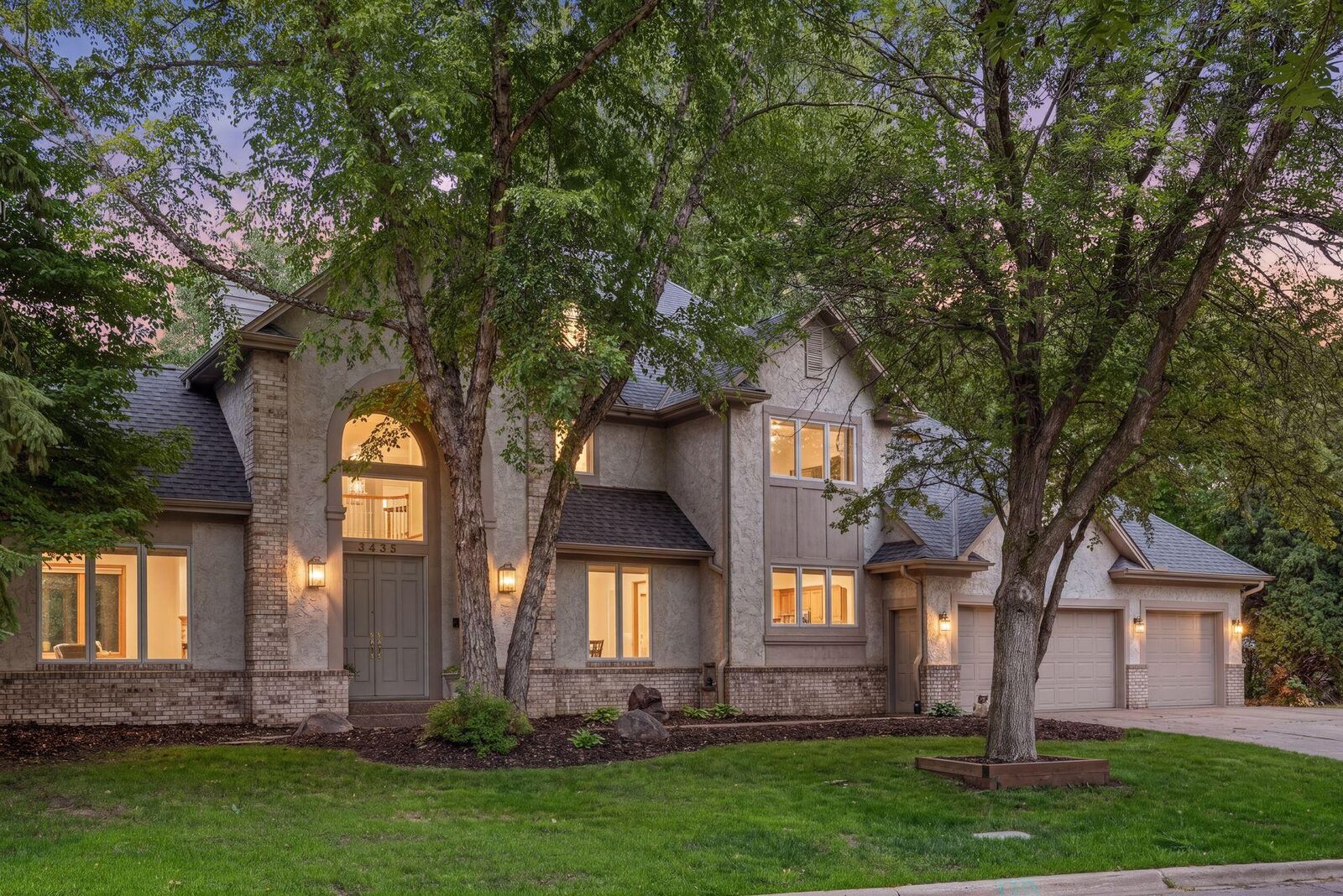 Property Photo:  3435 Oakton Drive  MN 55305 