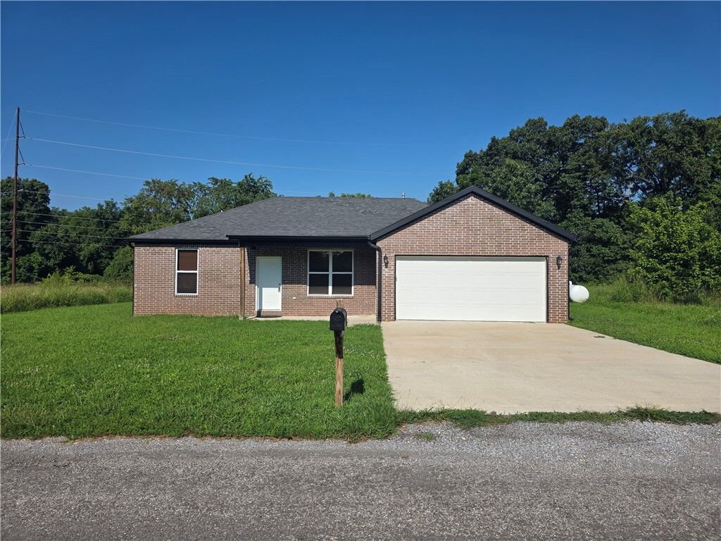 Property Photo:  13 Lockhart Lane  AR 72715 