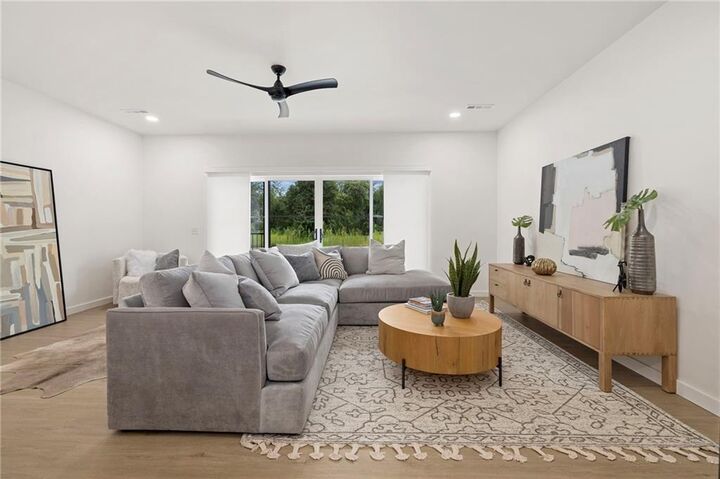 Property Photo:  947 SE 10th Street  AR 72712 