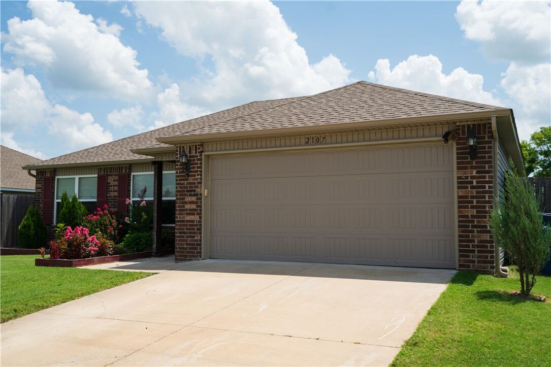 Property Photo: 2107 N Lexington Street AR 72761