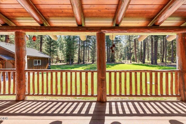 Property Photo:  22719 Horseshoe Way  OR 97601 