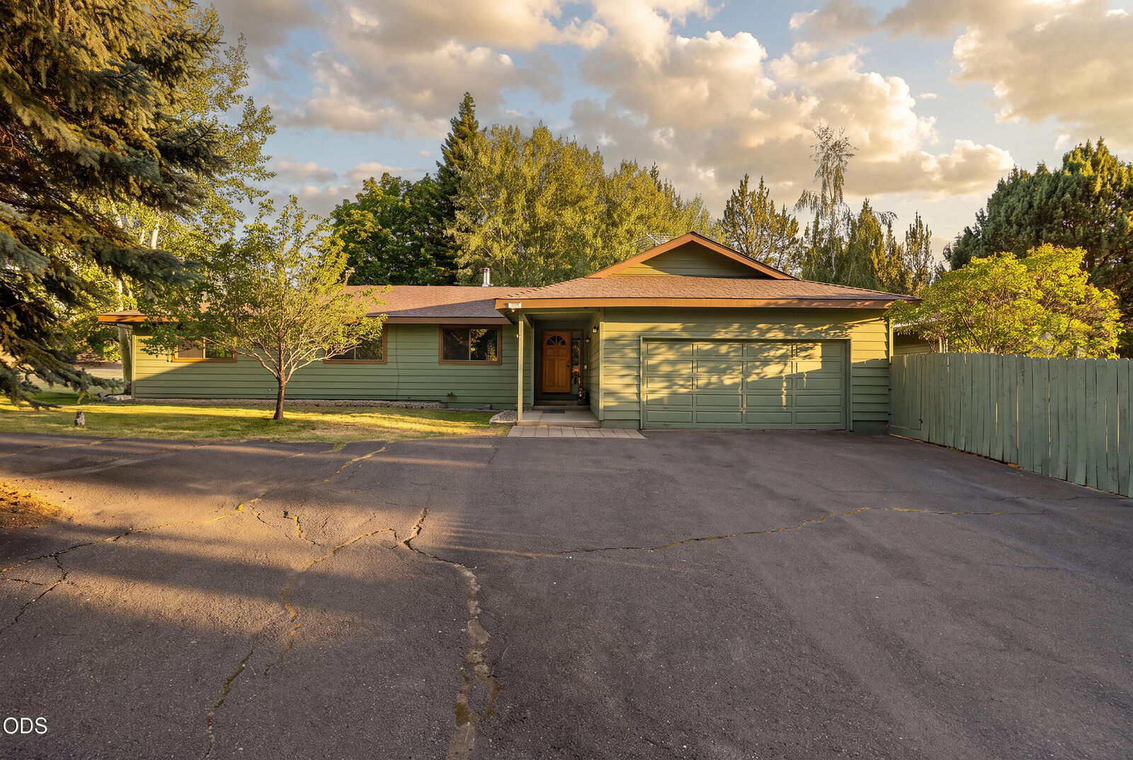 Property Photo: 22010 Stormy Lane OR 97701