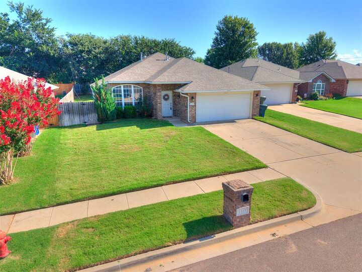 Property Photo:  1113 Caracara Drive  OK 73072 