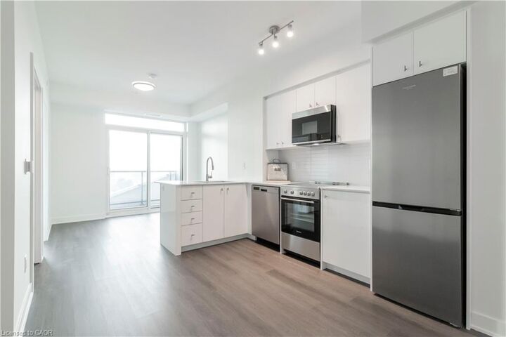 Property Photo:  25 Wellington Street S 1504  ON N2G 0G5 