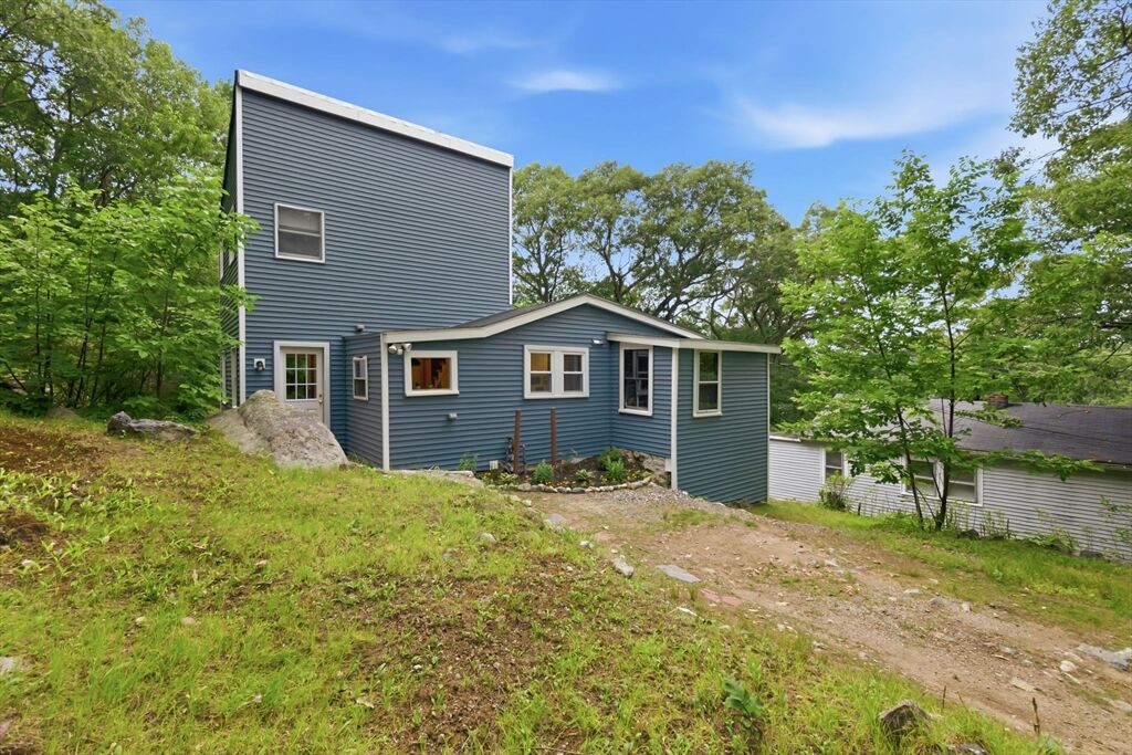 Property Photo:  21 Uphill Lane  MA 01904 