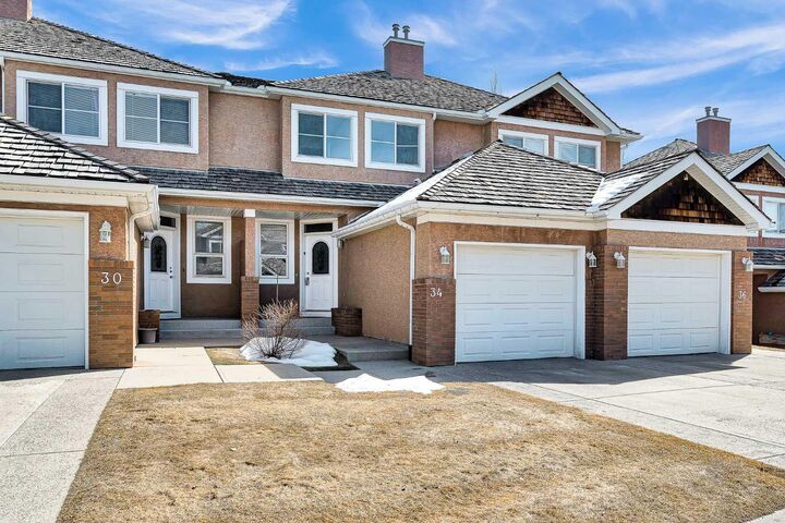 Property Photo: 34 Royal Manor NW AB T3G 5T7