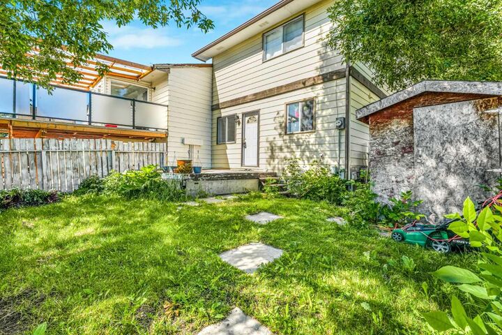 Property Photo:  436 Templewood Place NE  AB T1Y 4A9 