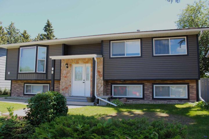 99 McNab Park Street E — photo 1