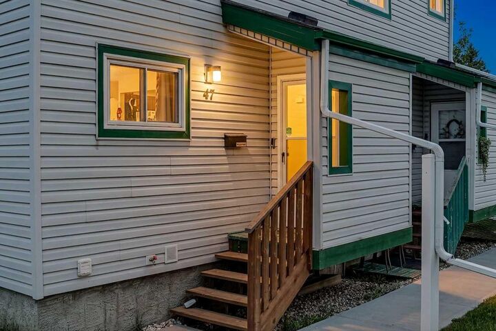 Property Photo:  131 Templehill Drive NE 47  AB T1Y 4T1 