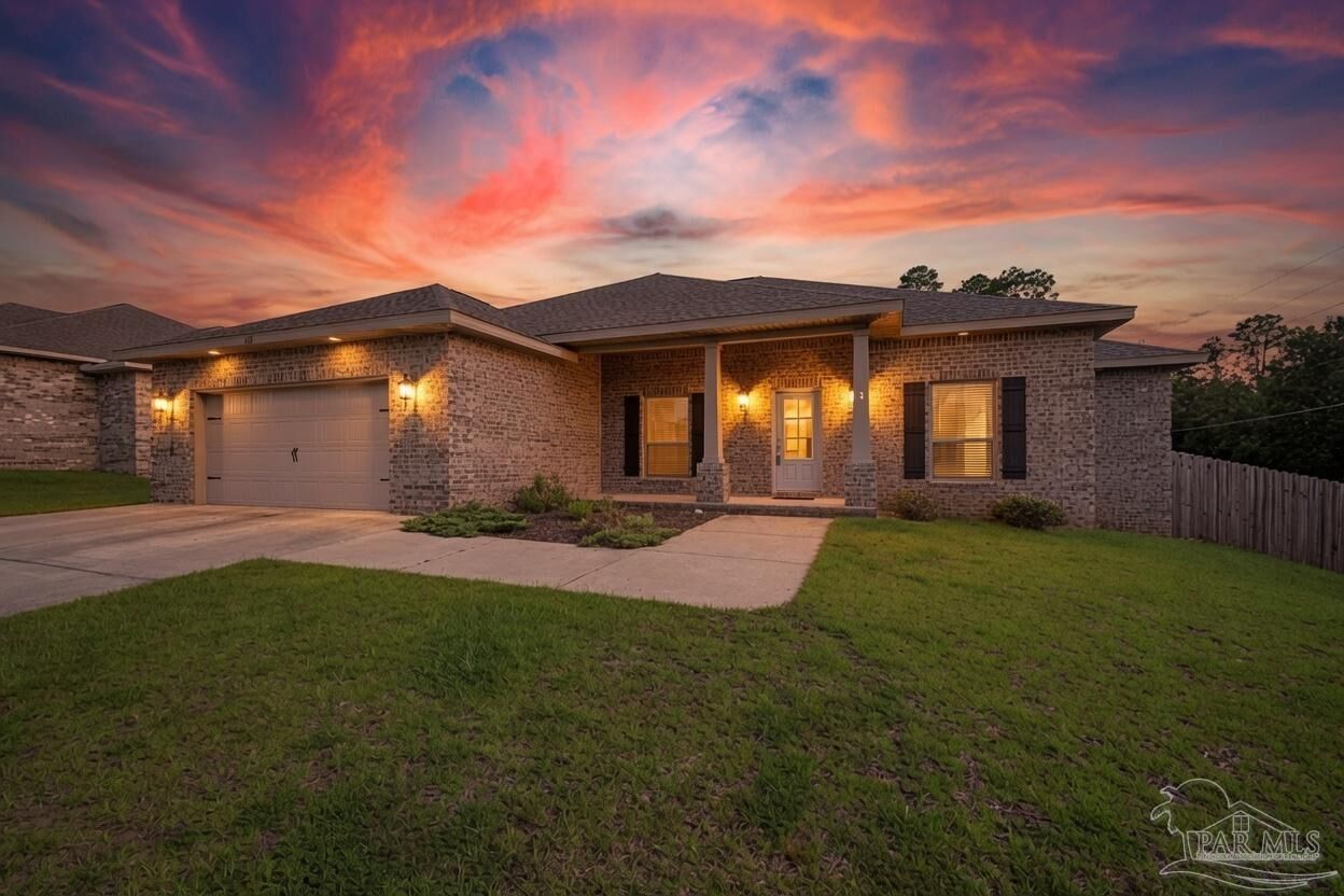 Property Photo:  400 Broadleaf Cir  FL 32533 