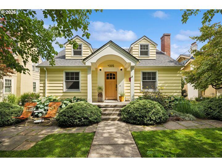 Property Photo: 4305 SE Ash St OR 97215