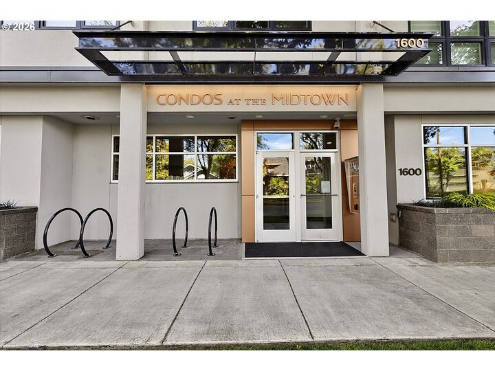 Property Photo: 1600 Pearl St 505 OR 97401