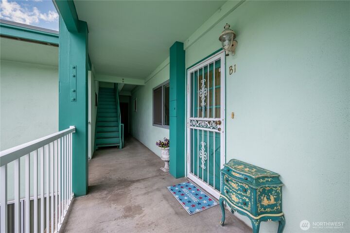 Property Photo: 1408 20th Avenue B-1 WA 98632