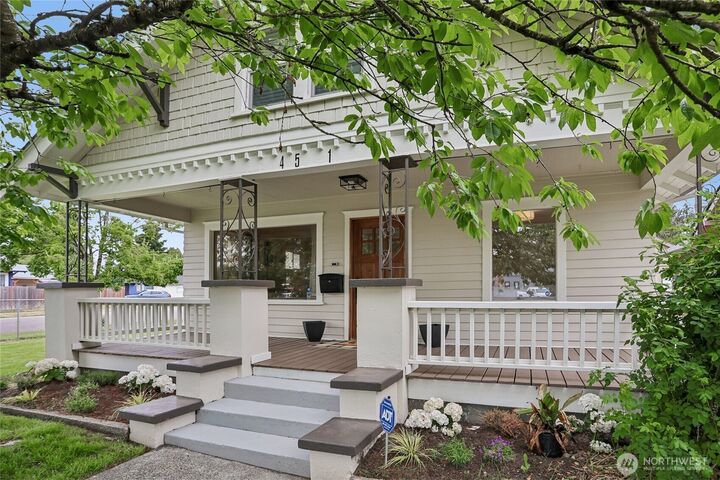 Property Photo:  4501  Pacific Avenue  WA 98418 