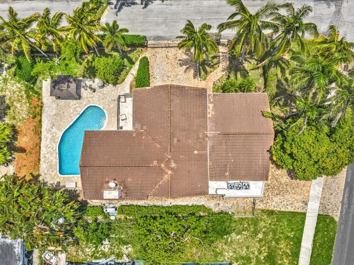 Property Photo: 518 N Riverside Drive FL 33062