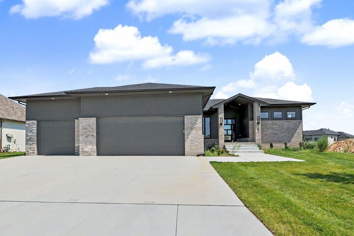 Property Photo:  2591 N Doris Court  KS 67205 