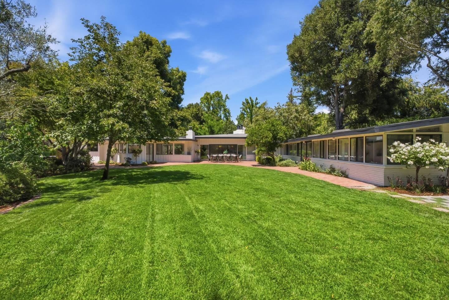 Property Photo: 65 Kirby Place CA 94301