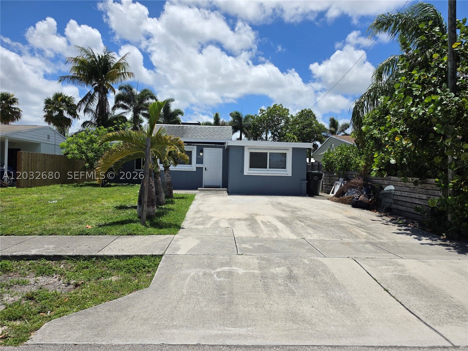 Property Photo:  5225 NE 4th Ave 0  FL 33334 