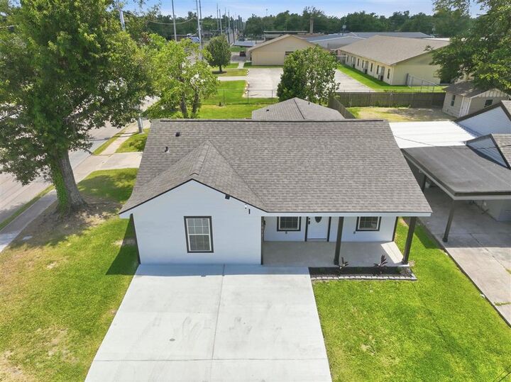 Property Photo:  1012 Azalea St Street  LA 70607 