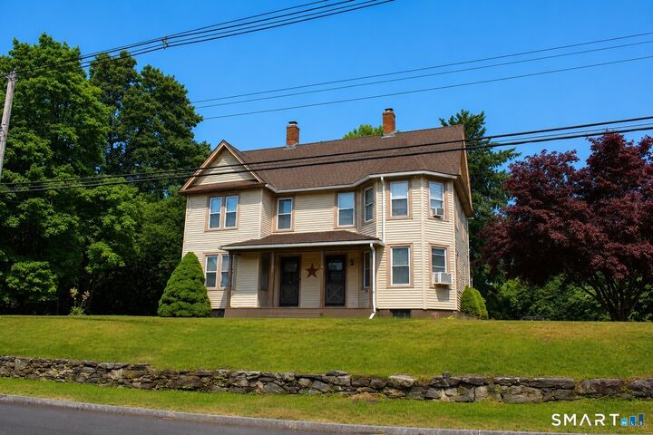 Property Photo:  45 Dunham Street  CT 06360 