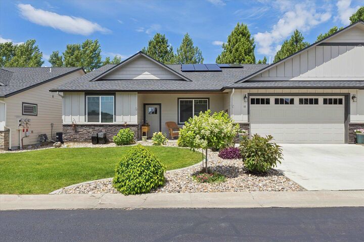Property Photo:  1109 N Country Club Dr 11  WA 99006 