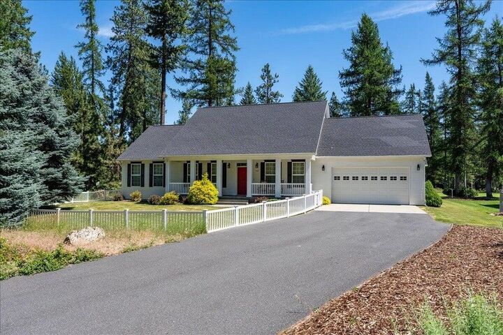 Property Photo:  627 Palmer Ln  WA 99109 