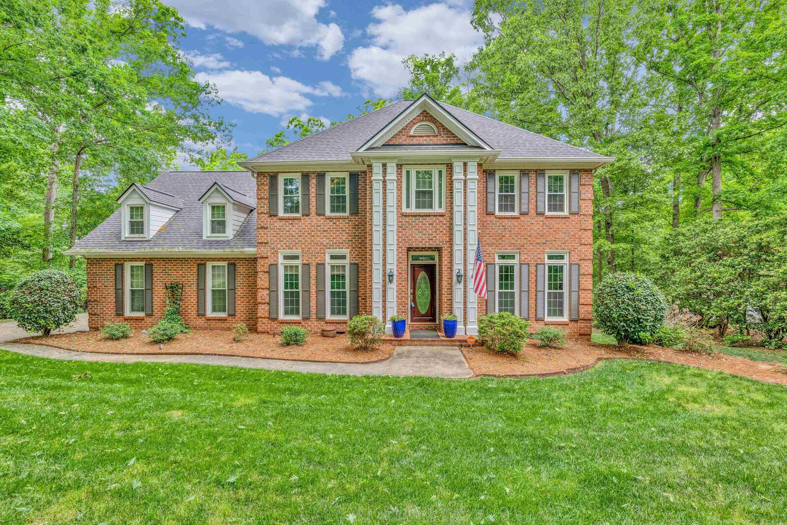 Property Photo: 232 Bent Oak Way SC 29301