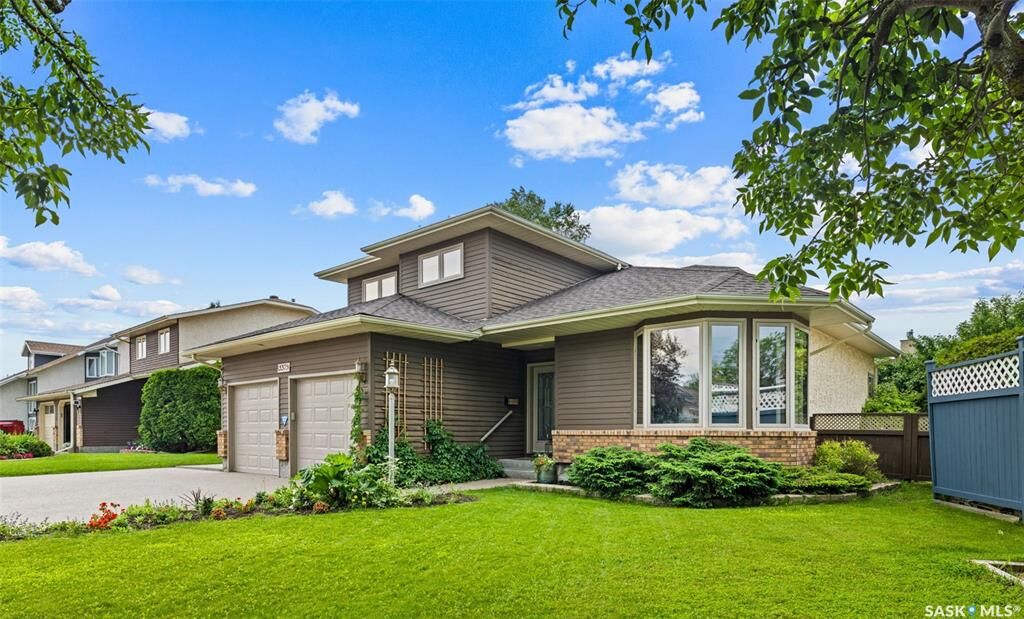 Property Photo: 3375 Edinburgh Drive SK S4V 2H8