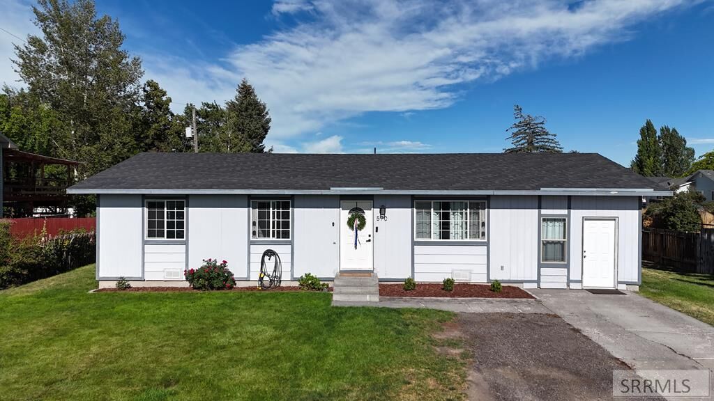 Property Photo: 570 Lilac Street ID 83221