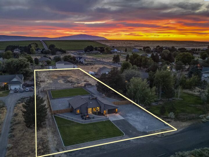 Property Photo:  99502 N Lenore Lane  WA 99353 