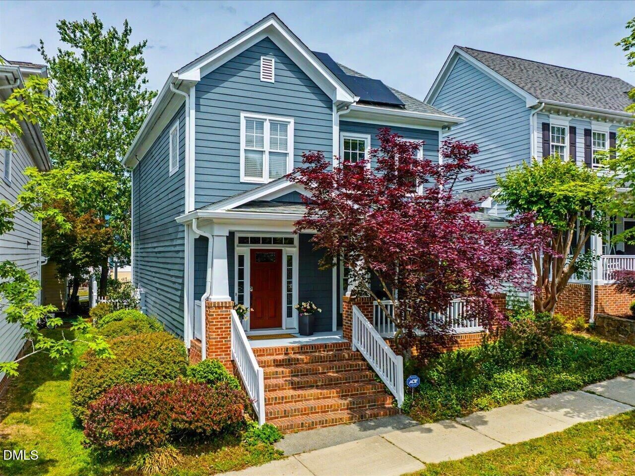 Property Photo:  913 Edgewater Circle  NC 27516 