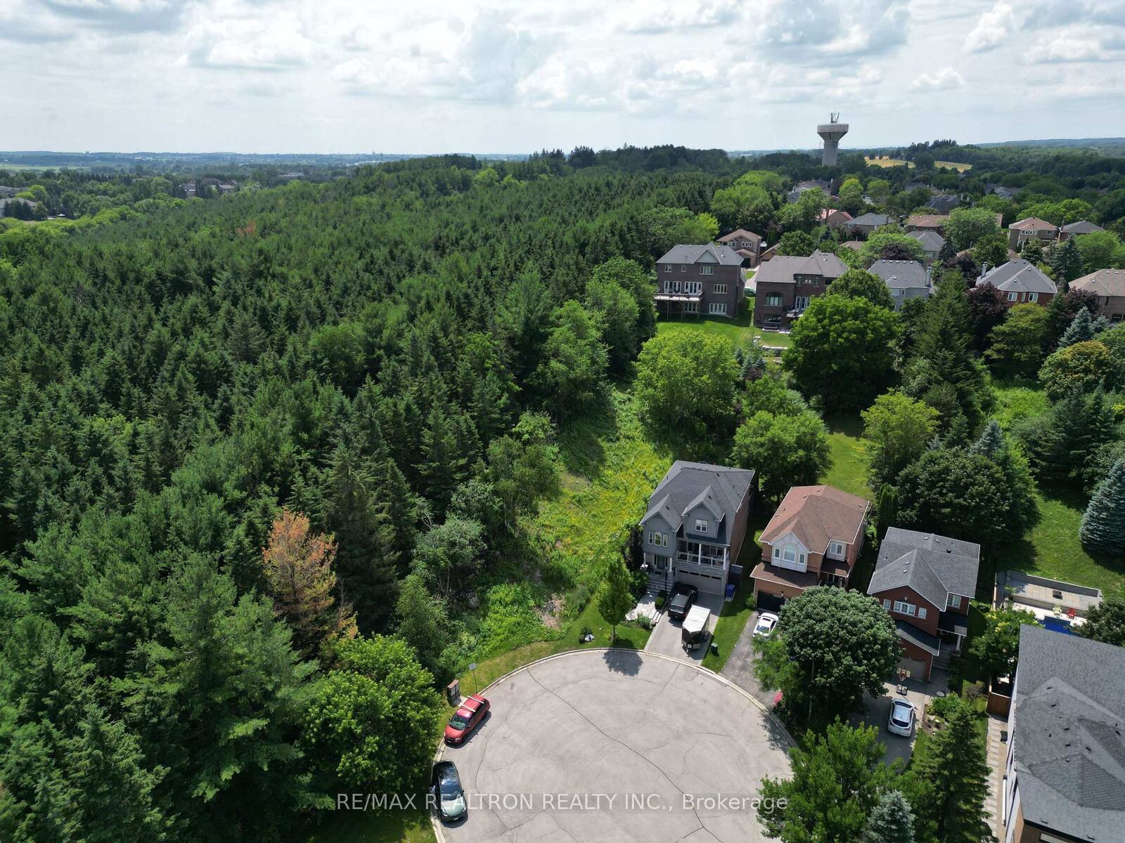 Property Photo:  119 Stemmle Drive  ON L4G 6N8 