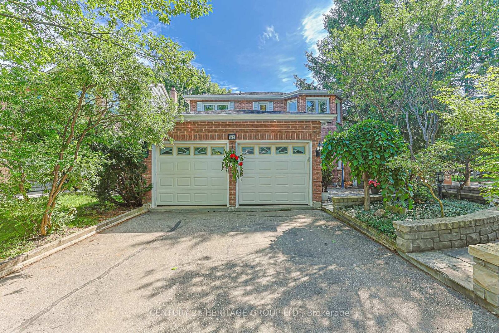 Property Photo:  169 Delayne Drive  ON L4G 5B7 