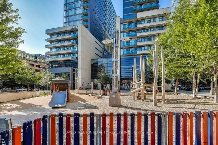 Property Photo: 36 Lisgar Street 602W ON M6J 0C7